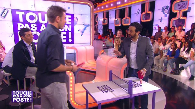 Il y a quatre ans dans TPMP… Cyril Hanouna affrontait Stan Wawrinka au mini ping-pong (Vidéo)