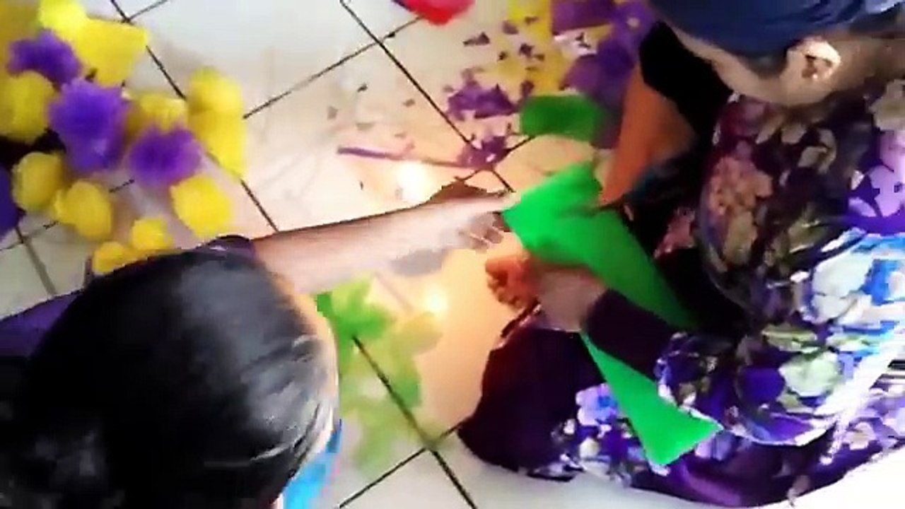 Cara Mudah Membuat dan Merangkai Bunga Bahan Plastik / kresek Bekas