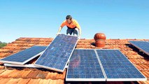 Bakanlık Güneş Panelleriyle Elektrik Üretmenin Maliyetini Düşürecek