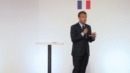 Emmanuel Macron ne lancera pas de plan banlieue, stratégie “aussi âgée que [lui]”