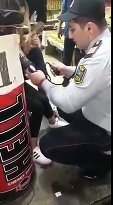 Bakıda polis qızın həyatını xilas etdiMoNİ Xalça Yuma 1.5 azn (050) (051) (055) (070) 666 6614012 555 5573 ; 555 5578; 012 409 0801 / 1515 / 2020