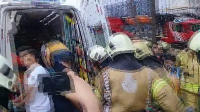 İstanbul Teknik Üniversitesi Ayazağa kampüsü içerisinde bulunan cami inşaatında yangın çıktı. Olay yerine çok sayıda itfaiye ekibi sevk edildi.