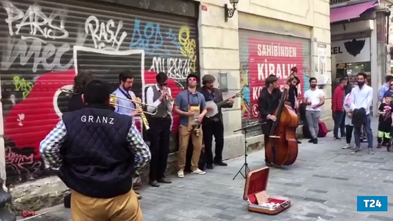 İstiklal Caddesinde caz senfonisi