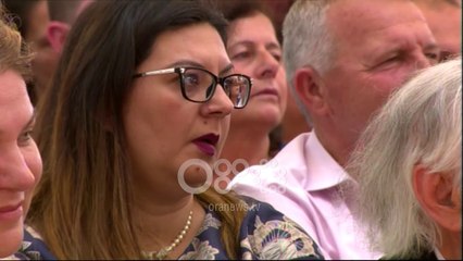 Ora News - Këshilla e Ramës për të dalë nga varfëria: Shtëpitë e rrënuara kthejini në bujtina!