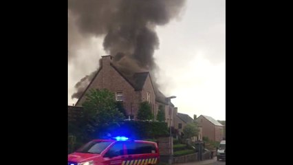 La foudre s’abat sur le toit d’une maison à Braine-le-Château : les dégâts sont impressionnants!