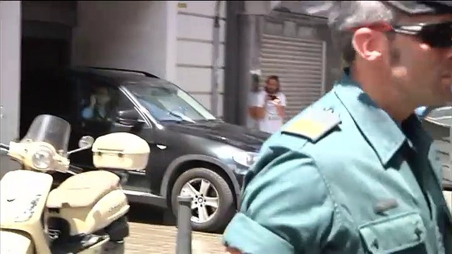 La Guardia Civil traslada a Zaplana a Benidorm para nuevos registros