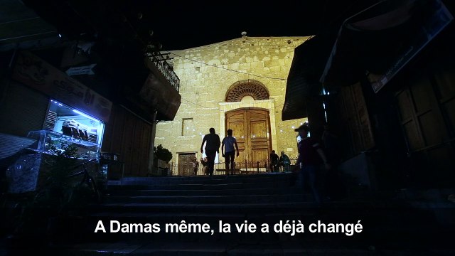 Des Syriens réagissent après la reprise totale de Damas