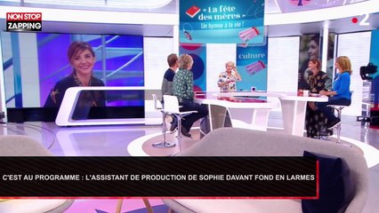 C’est au programme : Sophie Davant fait pleurer son assistant de production (Vidéo)