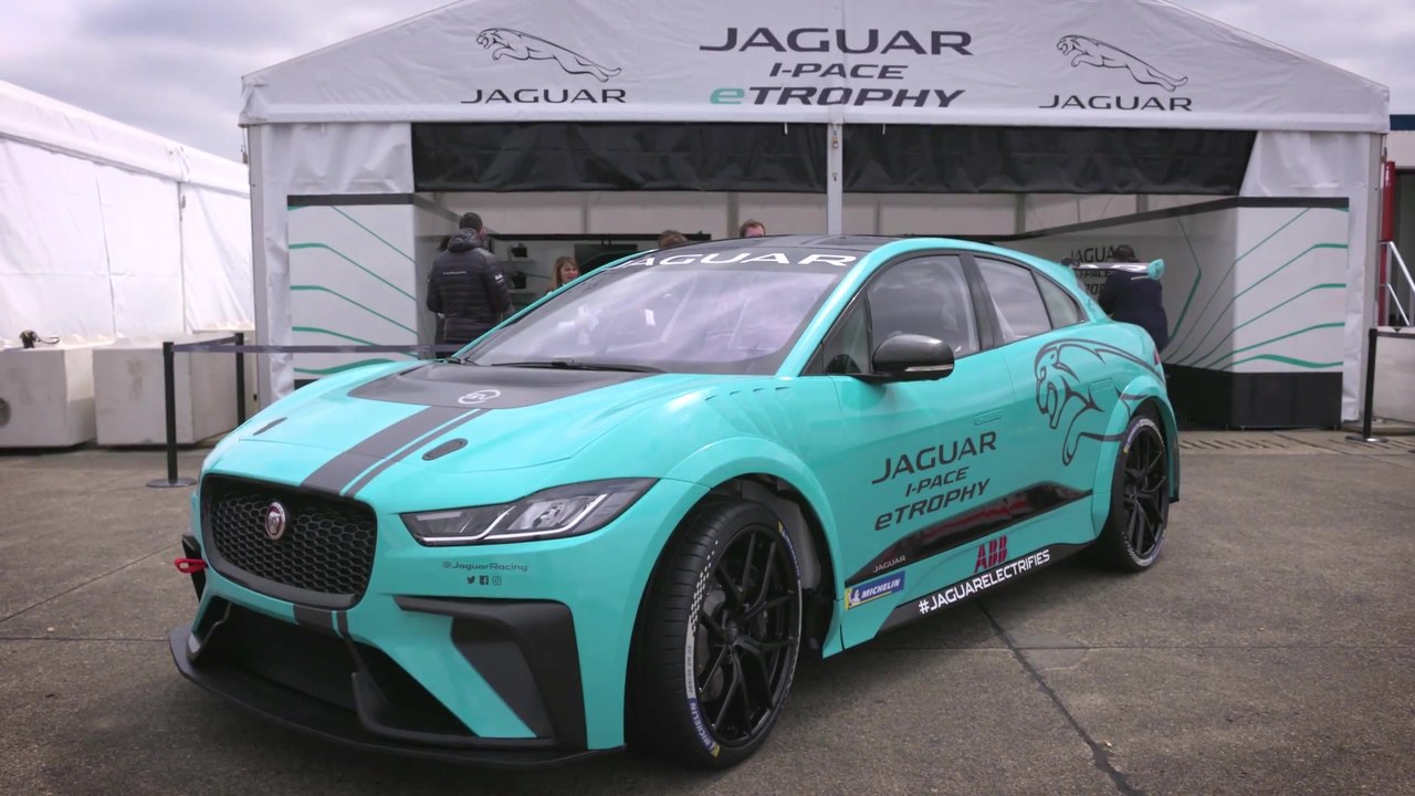 Jaguar Racing gibt Weltpremiere für den I-PACE eTROPHY Racecar in Berlin