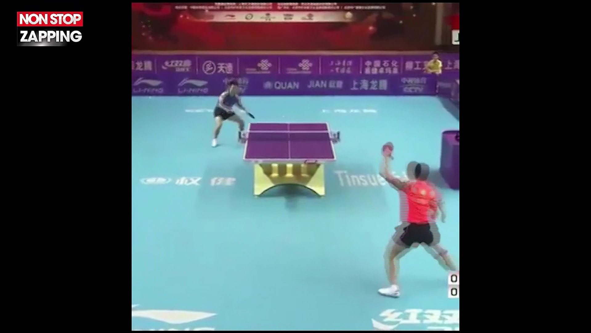 Tennis de table : Un échange hallucinant entre deux joueurs en Chine !  (vidéo) - Vidéo Dailymotion