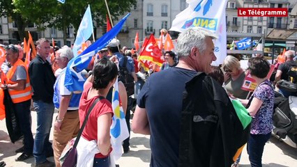 Vannes. Près de 500 manifestants pour le service public