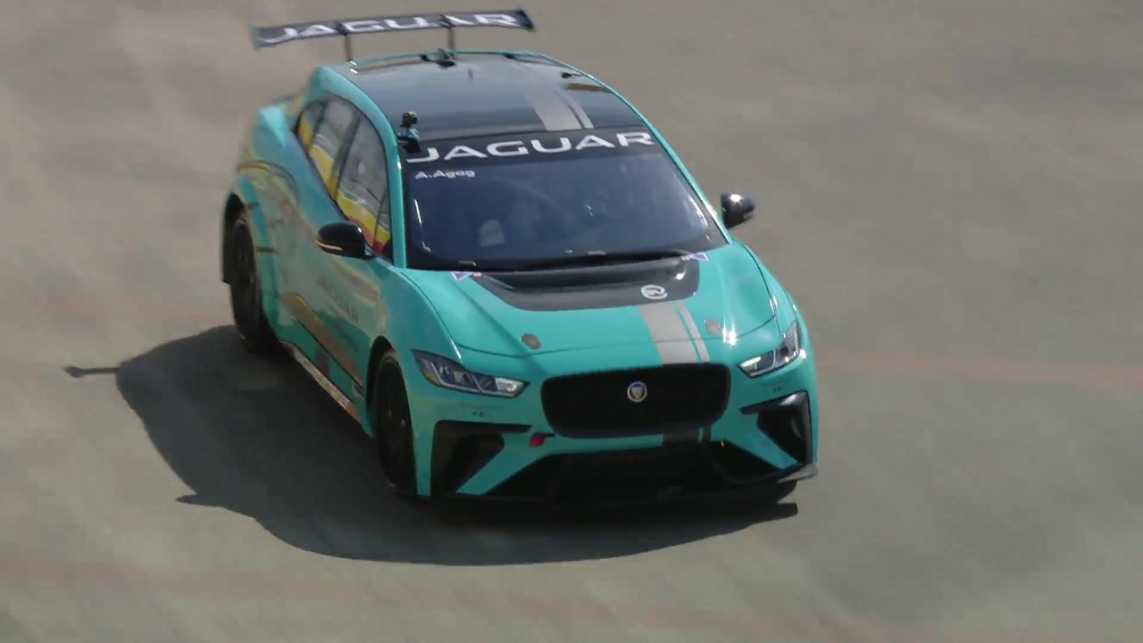 Jaguar I-PACE eTROPHY on track