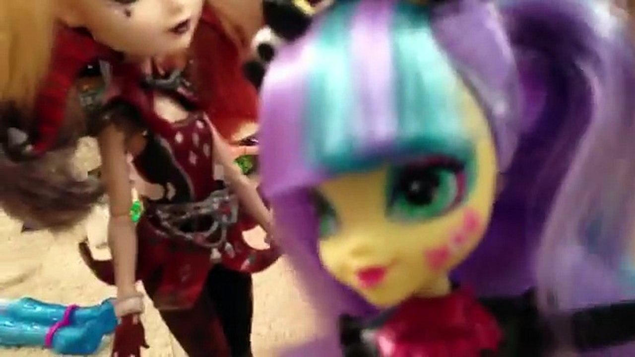 ASSEMBLING THE NEW SUICIDE SQUAD WITH HARLEY QUINN!