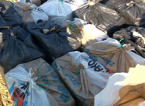 Cerca de una tonelada de droga fue decomisada en una zona rural de la provincia del Guayas