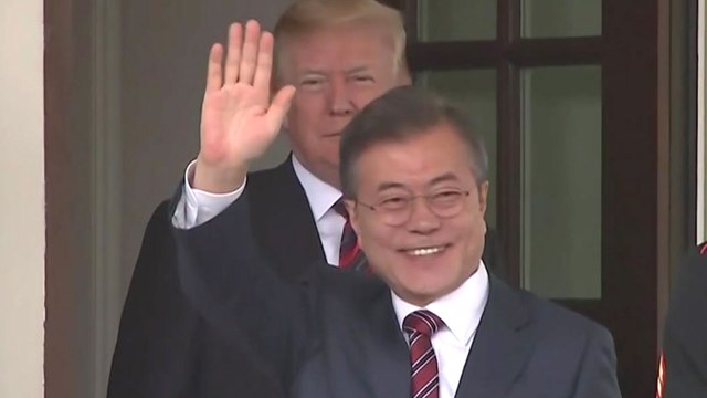 [현장영상] 트럼프 대통령, 문재인 대통령 영접 / YTN