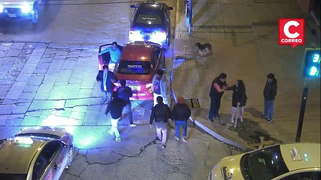 Cet homme frappe sa copine, quelques instants plus tard il reçoit une leçon qu’il n’est pas près d’oublier