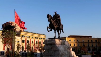 PRESTIGJOZJA «LONELY PLANET» VLERESON TIRANEN, «KRYEQYTETI SHQIPTAR DESTINACION PER TURISTET» LAJM