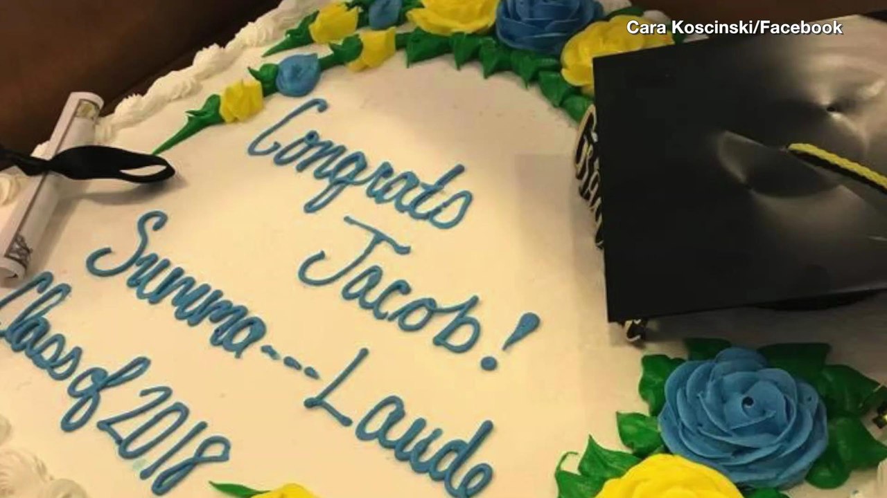 Grocery Store Censored 'Summa Cum Laude' on Graduation Cake