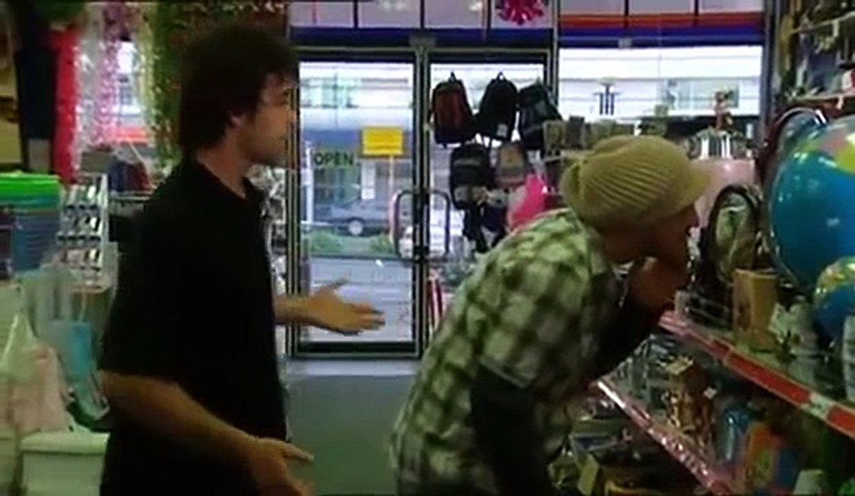 Outrageous Fortune S02E01