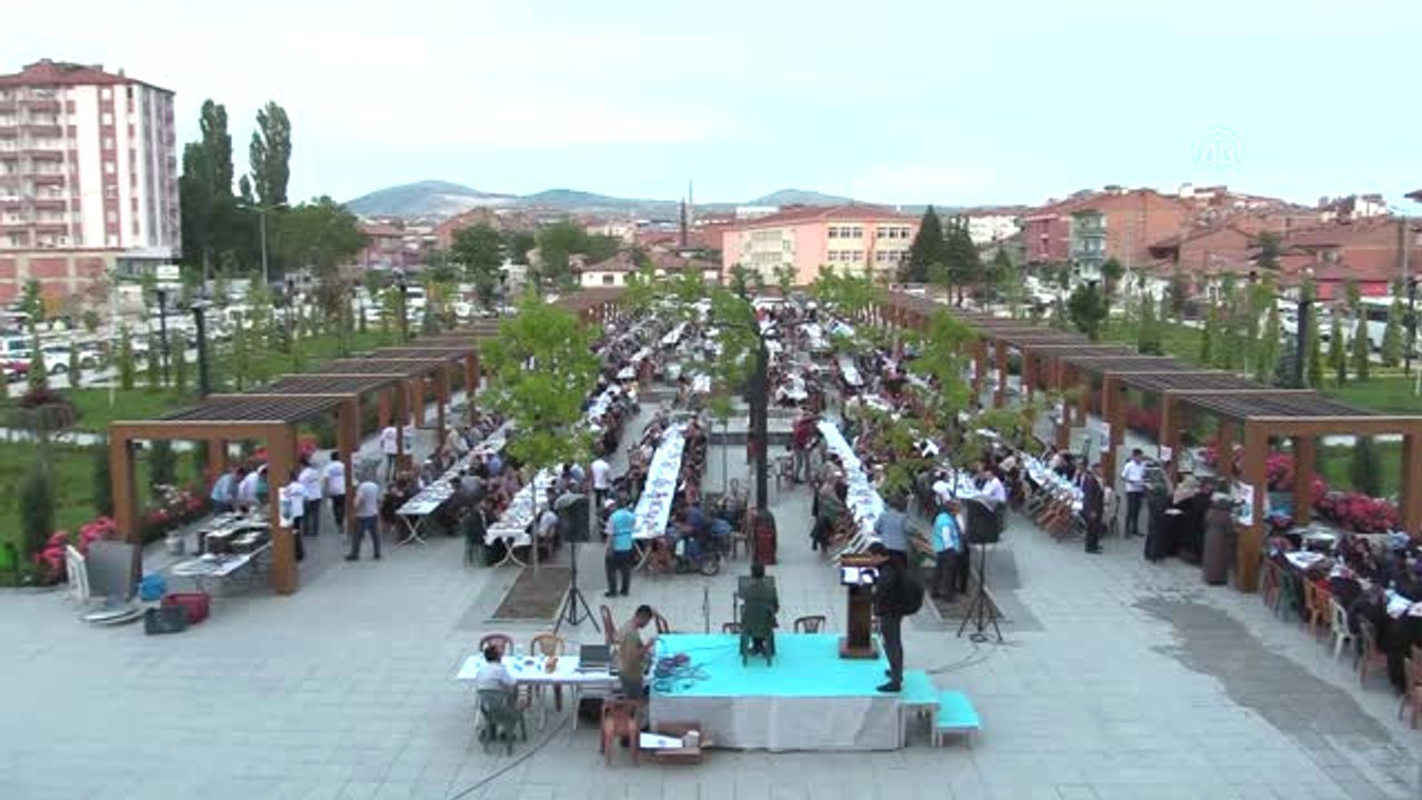 Vatandaşlar ile Mülteciler "İyilik Sofrası"Nda Buluştu