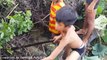 Amazing Smart Children Catch Many Snakes Using Bamboo Trap in River - How To Catch Snakes With Trap