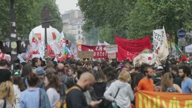 Sindicatos de funcionarios franceses viven tercera jornada de huelga, pero no logran movilizar la calle