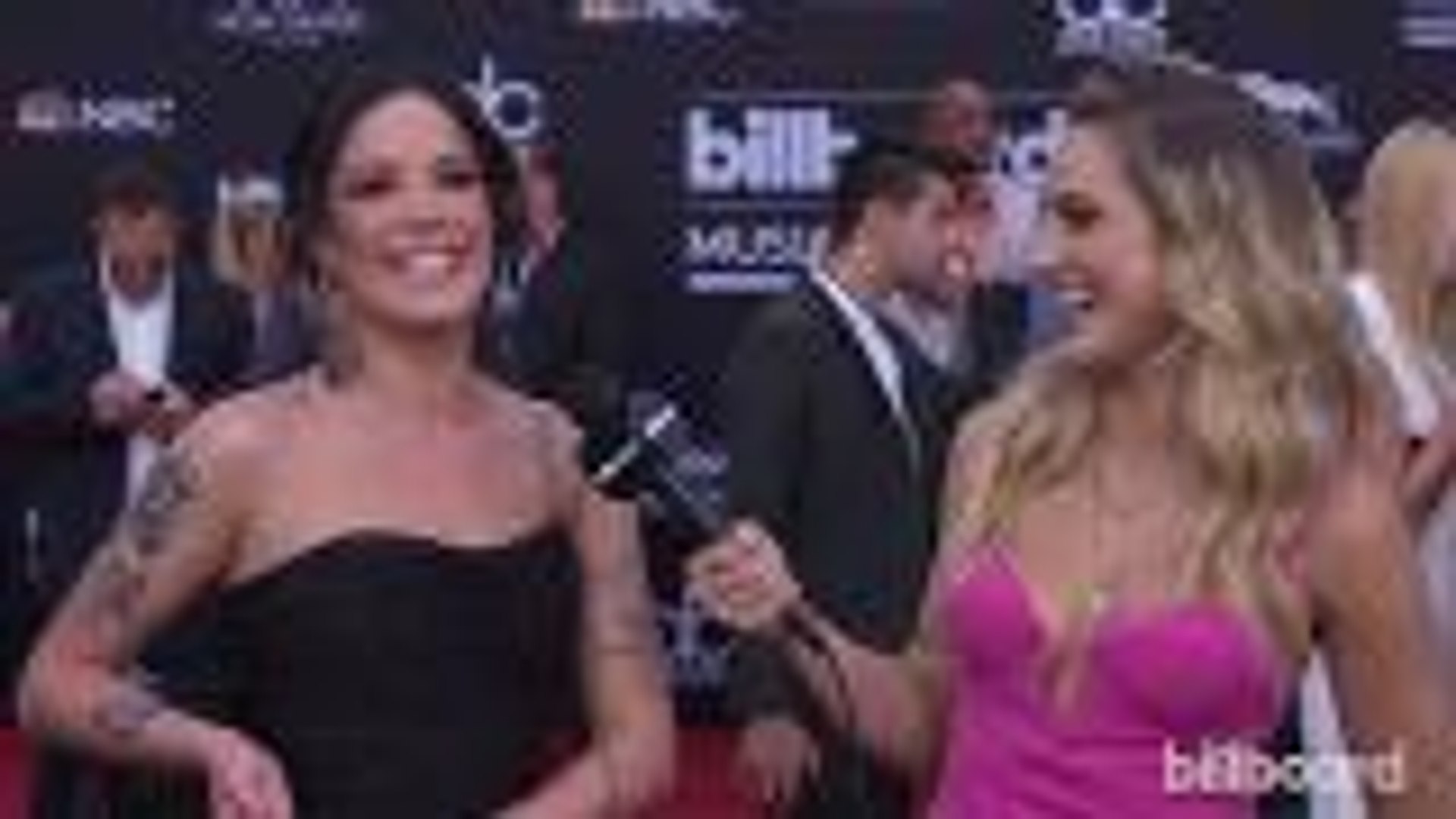 ⁣Halsey Discusses Her Relationship with G-Eazy | BBMAs 2018