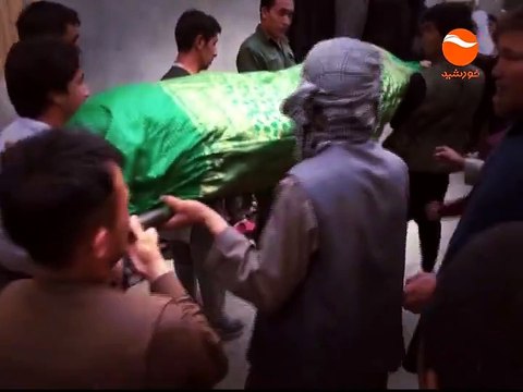 نوروز علی که در رویداد روز های گذشته جان باخت، هنگامی که پنج ساله بود، پدرش را نیز از دست داده بود.مادر نوروز علی می گوید: پسرش را با پول نان پزی و لباس شویی