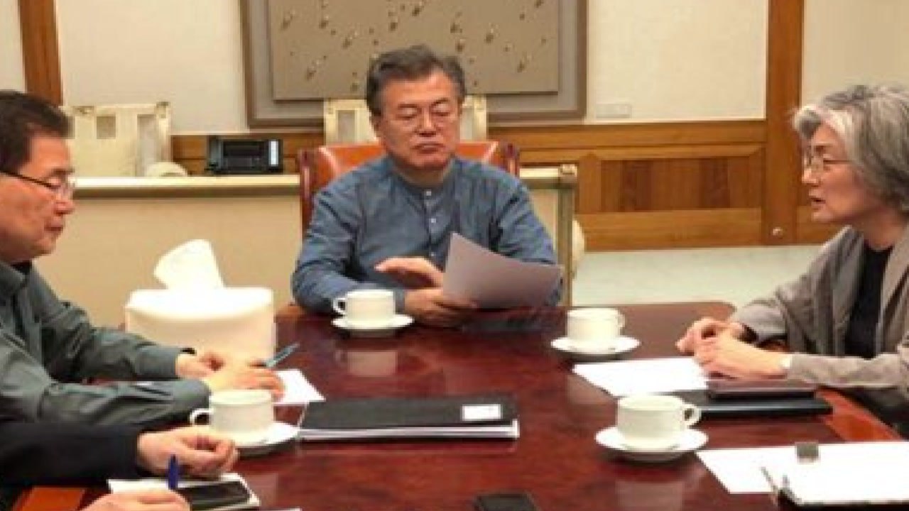 문 대통령 심야 긴급회의..."북미 정상 간 직접 대화 기대" / YTN