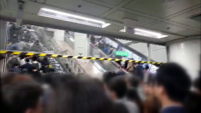 출근길 광화문역 장애인 단체 기습시위 / YTN