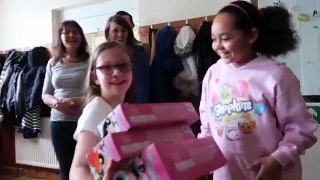 Toys AndMe Surprises Fan At Birthday Party - Surprise Toys & Presents For Kids