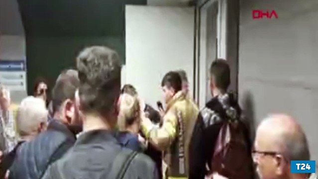 Marmaray Sirkeci İstasyonunda raylara düşen kişi hayatını kaybetti