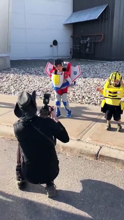 Les déguisements de Transformers de ces enfants sont DINGUES