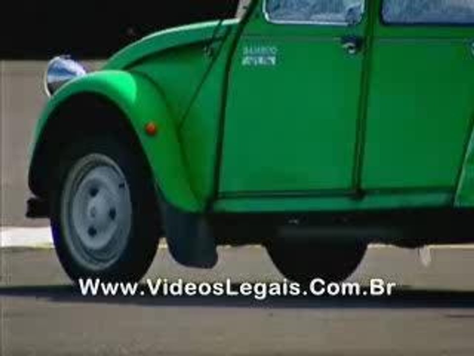 Boeing Vs citroen 2CV