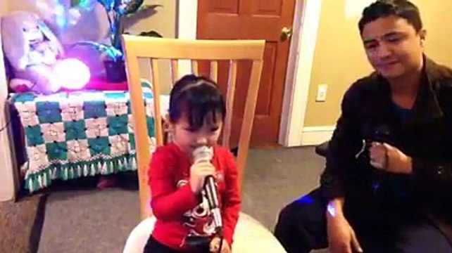 dekh k tujhko dil ko mere chain aata h