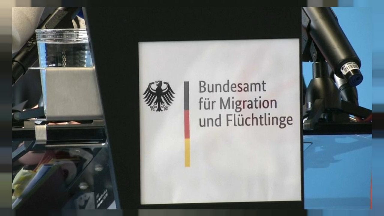 Bremer BAMF darf keine Asyl-Entscheidungen mehr treffen (Seehofer)