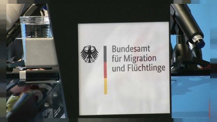 Bremer BAMF darf keine Asyl-Entscheidungen mehr treffen (Seehofer)