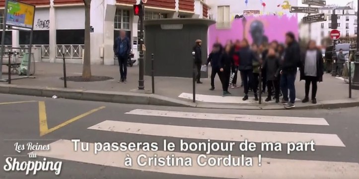 Une candidate des Reines du Shopping alpaguée dans la rue par des fans de Cristina Cordula