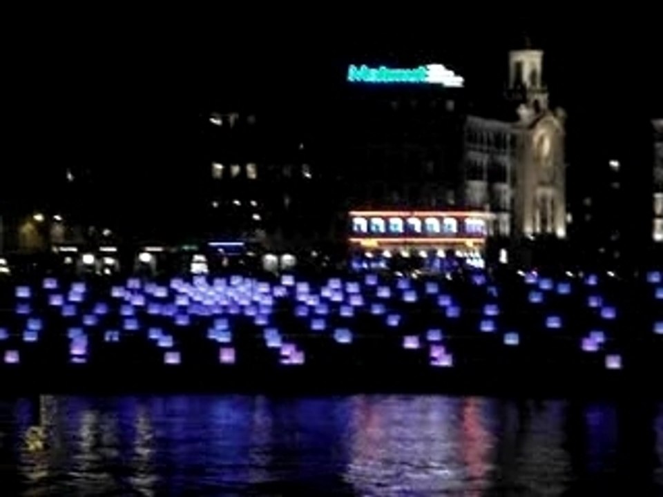 fete des lumieres 2007 de lyon quais du rhône cube lumineux
