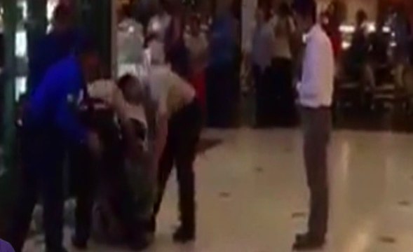 Dos presuntos ladrones fueron capturados en un Centro Comercial de Guayaquil