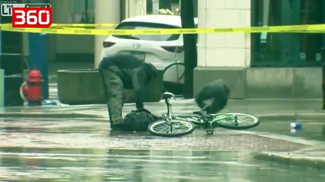 Refuzon të presë ekipin e specializuar për bombat, djali shkon dhe hap çantën në mes të rrugës (360video)