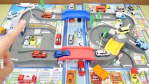 トミカ　おでかけ立体マップ おかたづけ 工事現場 パーキング ／ Tomica, Tomica town map