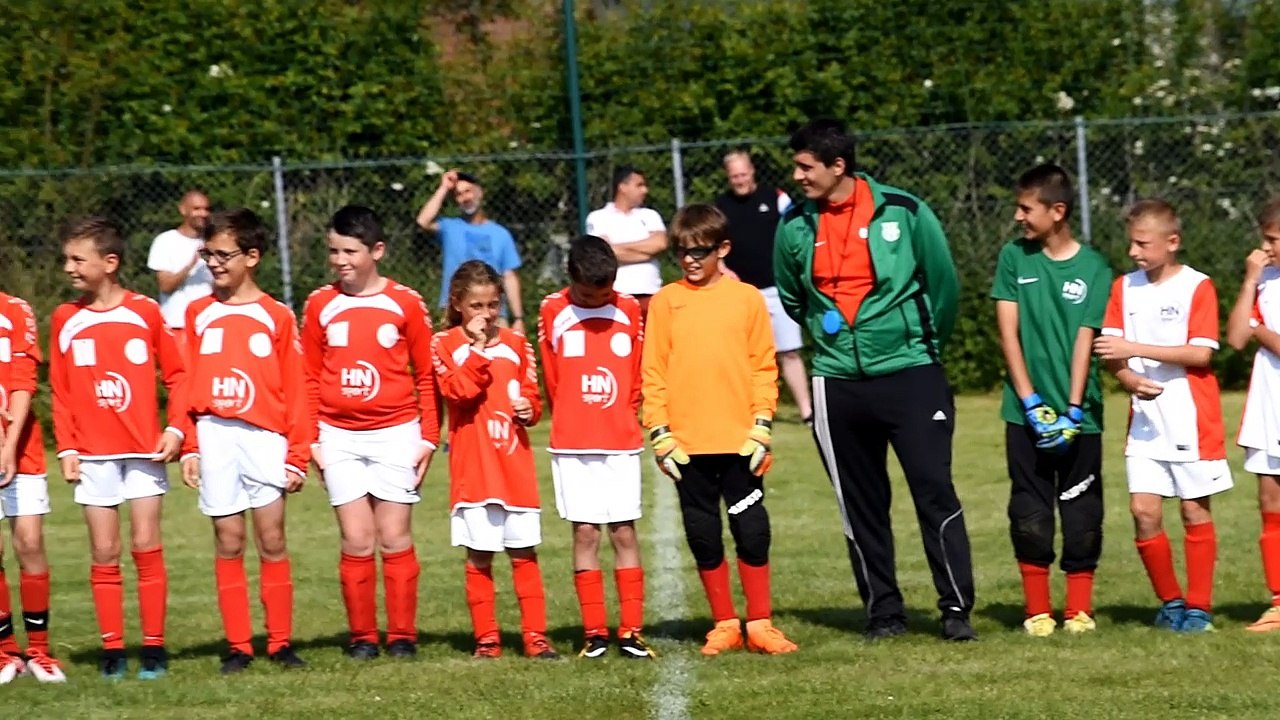 Entrée et présentation joueurs finale U11 (FC Neufchâtel 1 / FC Neufchâtel 2 - le 20/05/2018)