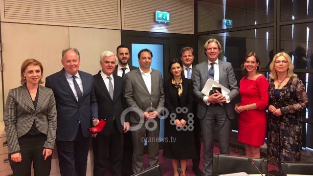 Ora News - Gjonaj e Xhafaj japin llogari në Holandë për krimin dhe vettingun