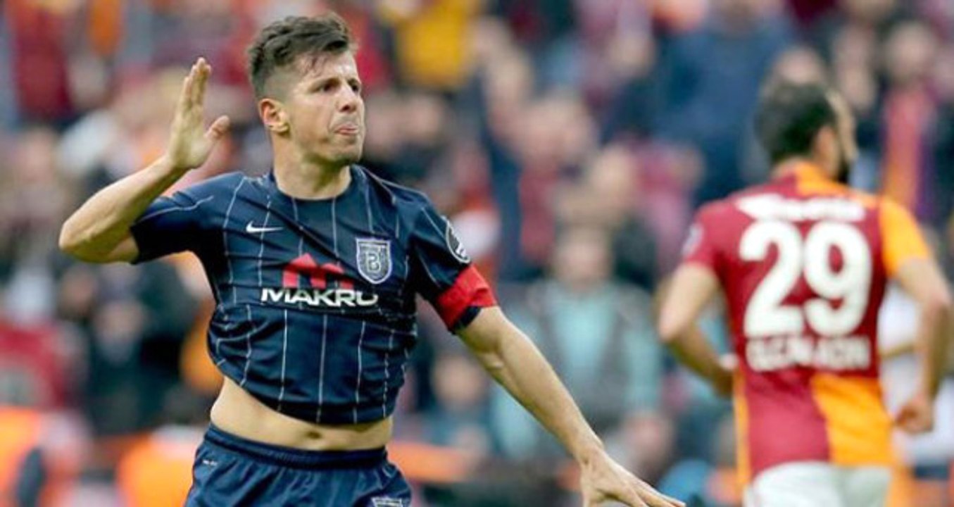Göksel Gümüşdağ Emre Belözoğlu'nun Futbolu Bırakmasını İstedi