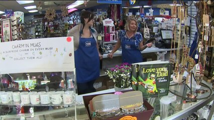 Man Who Takes Cockatoo on Walks Becomes Beloved Around Town