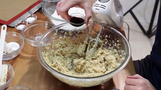 How to Make Chocolate Chip Cookies - Easy Soft Chewy Chocolate Chip Cookie Recipe