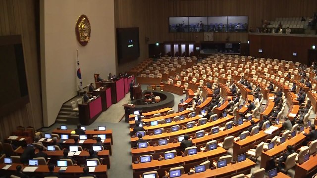 여당만 참석한 국회 본회의...'정부 개헌안' 처리 무산 / YTN