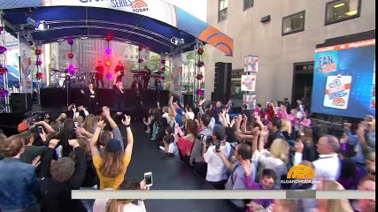 Meghan Trainor - All About That Bass (Live on The Today Show)