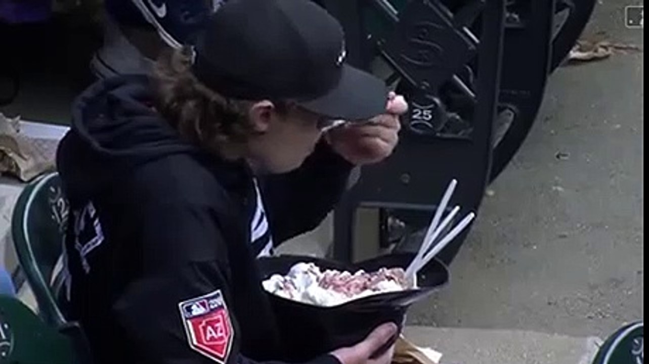 A tymczasem podczas meczu baseballowego